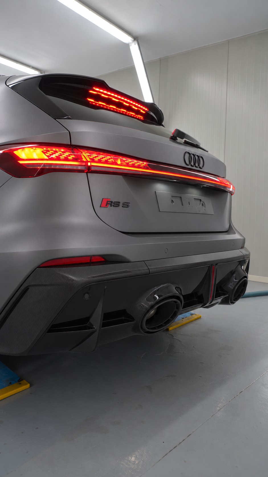 Audi RS5 Avant – anteriore dopo del PPF